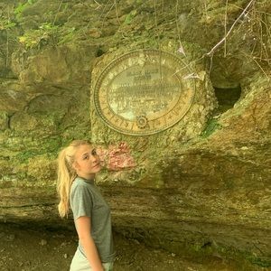 Meet your Posher, Jasmine